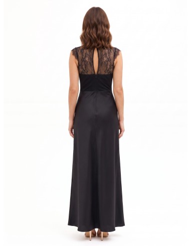Robe longue en satin avec empiècement en dentelle de Chantilly Rinascimento