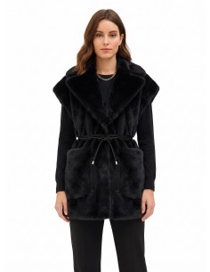 Gilet long sans manches en fausse fourrure douce avec ceinture en similicuir et poches Rinascimento