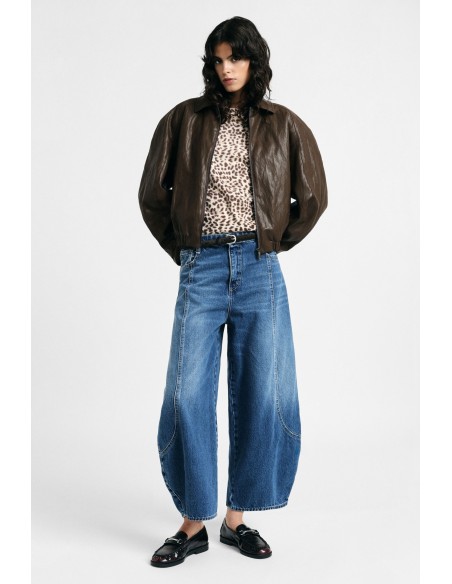 Jeans met balloon fit, hoge taille en afgeronde naden alstublieft