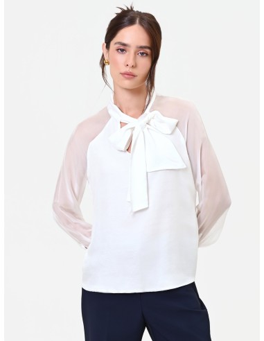 Vloeiende blouse van een zijdenmix met strik Rinascimento