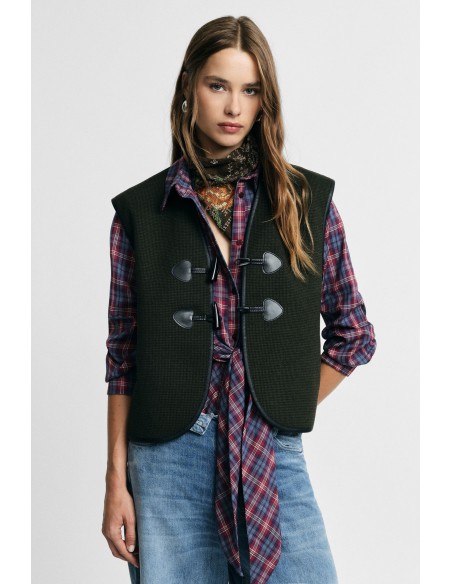 Gilet avec fermeture à brandebourgs et bordure contrastante, s’il vous plaît