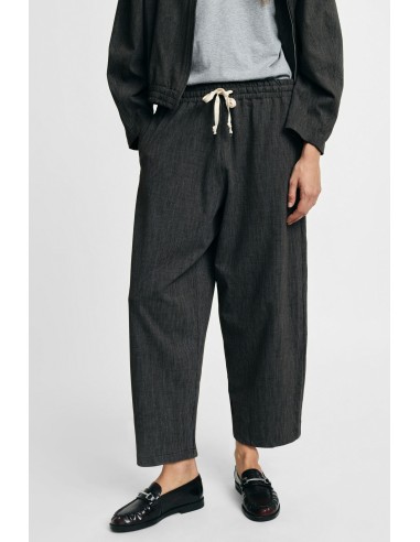 Pantalon palazzo à taille élastiquée et cordon de serrage.