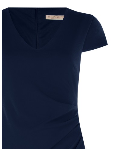 Robe fourreau Curvy en crêpe scuba avec encolure en V froncée sur un côté Rinascimento Curvy