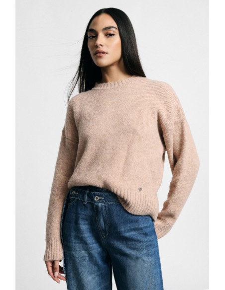 Pull régulier à col rond avec poignets côtelés, s’il vous plaît