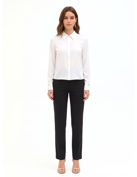 Blouse van mat satijn met geplooid middenpand en verborgen knopen Rinascimento
