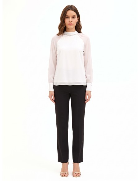 Ruime chiffonblouse met kristallen rond de halslijn van Rinascimento