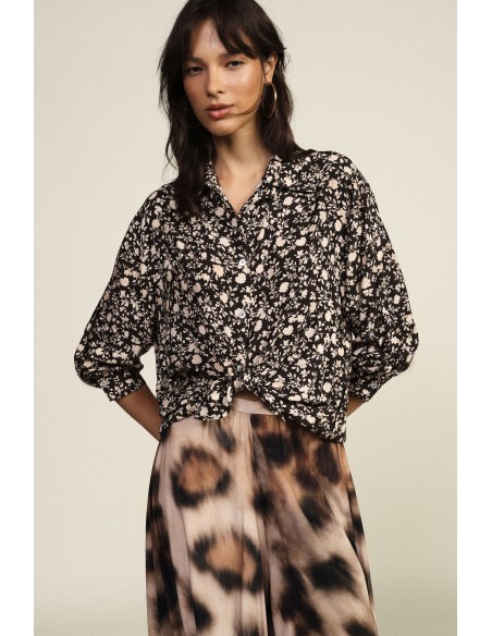 Dixie Blouse met Bloemenprint en Knoopdetail aan de Voorkant