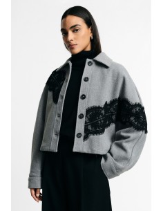 Veste-chemise courte avec empiècements en dentelleVeuillez