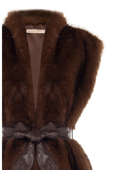 Gilet long ouvert en fausse fourrure avec ceinture assortie en similicuir Rinascimento