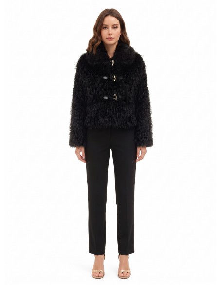 Manteau court en fausse fourrure avec fermeture à crochets et poches Rinascimento