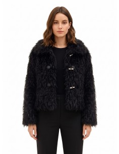 Manteau court en fausse fourrure avec fermeture à crochets et poches Rinascimento
