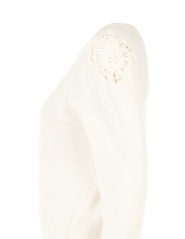 Pull fin en mélange de viscose et de laine avec empiècement en crochet sur l’épaule Rinascimento