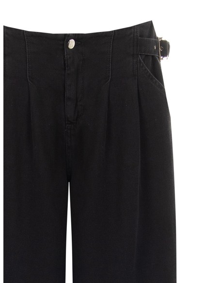 Bermuda en jean à jambes larges avec brides sur les hanches et double pince Rinascimento