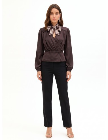 Blouse portefeuille en satin avec col en V et foulard amovible orné du logo Rinascimento