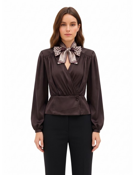 Blouse portefeuille en satin avec col en V et foulard amovible orné du logo Rinascimento