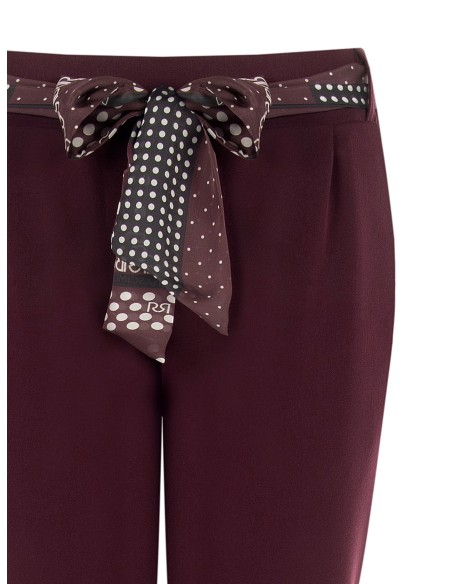 Skinnybroek van polyviscose met elastiek aan de achterkant en sjaaltje met logo Rinascimento
