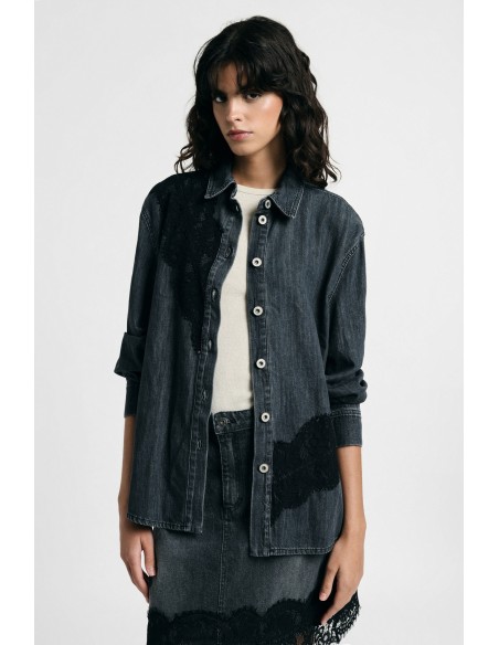 Chemisier en denim avec empiècements en dentelle et boutons S’il vous plaît