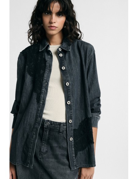 Chemisier en denim avec empiècements en dentelle et boutons S’il vous plaît
