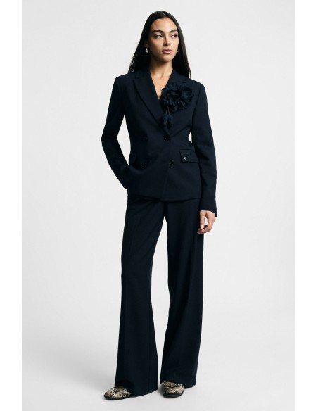 Ensemble pantalon croisé avec détail floral d’