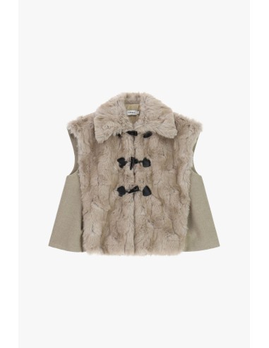 Gilet en éco-fourrure avec fermeture à brandebourgs et col large, s’il vous plaît