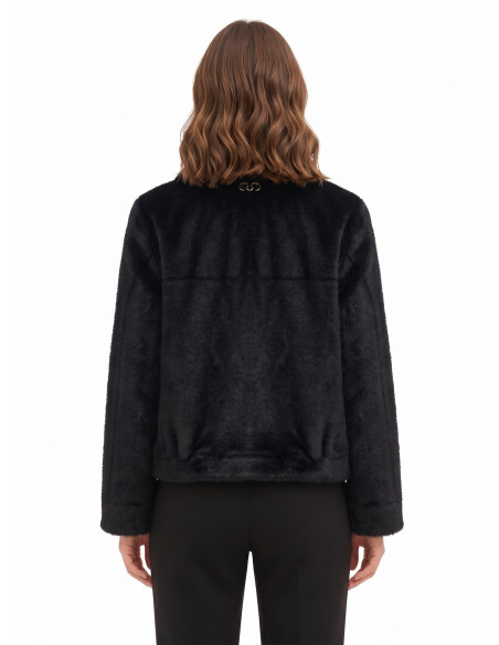 Blouson court en fausse fourrure douce avec maxi poches Rinascimento