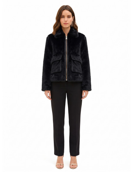 Blouson court en fausse fourrure douce avec maxi poches Rinascimento