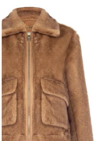 Blouson court en fausse fourrure douce avec maxi poches Rinascimento