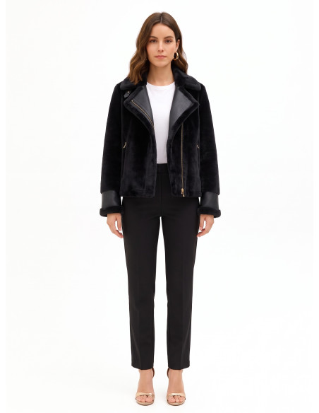 Veste courte en fausse fourrure avec détails en similicuir et poches avant zippées dorées Rinascimento