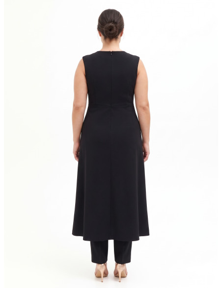 Lange curvy-jurk van scuba-crêpe in twee kleuren met contrasterend geplisseerd paneel – Rinascimento Curvy