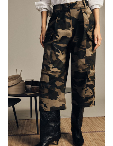 Dixie cropped broek met camouflageprint en zakken