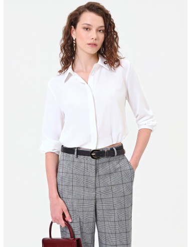 Chemisier crop fluide en satin mat à boutons dissimulés Rinascimento
