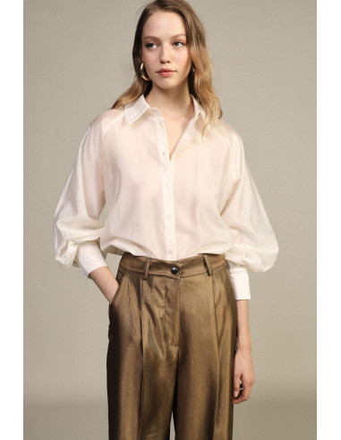 Wijde blouse met ballonmouwen en knoopsluiting aan de voorkant Dixie
