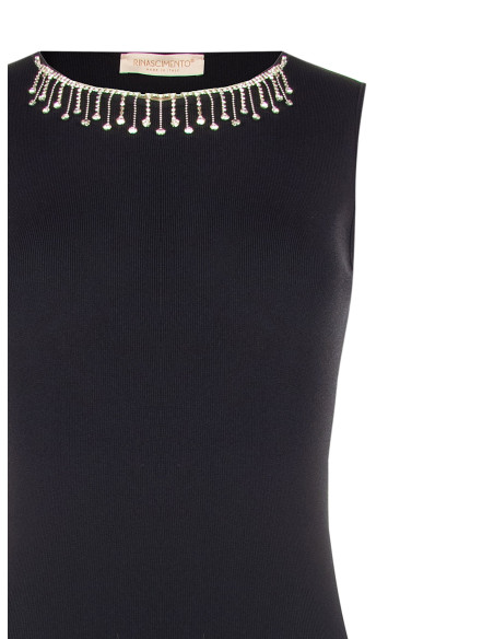 Robe fourreau en maille structurée avec collier en strass amovible « Rinascimento »