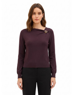 Pull léger à col asymétrique avec détail bijou Rinascimento