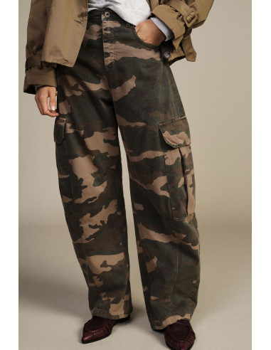 Dixie Palazzo-broek met camouflageprint en grote zijzakken