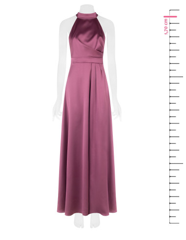 Robe longue en satin structuré à col montant, froncée sur un côté Rinascimento