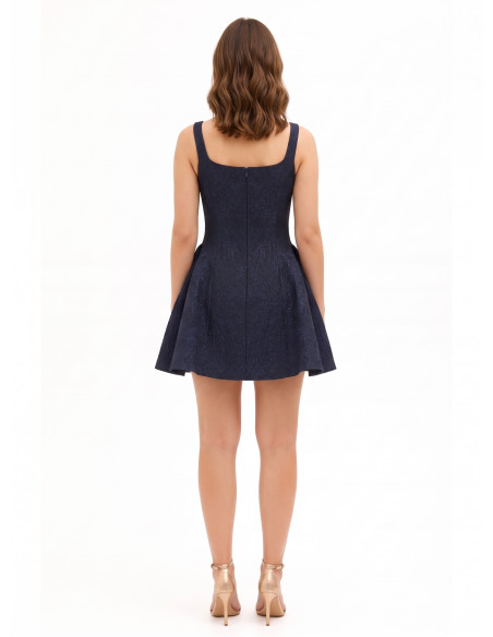 Korte ballonjurk van jacquard met reliëf, lurex en een vierkante halslijn Rinascimento