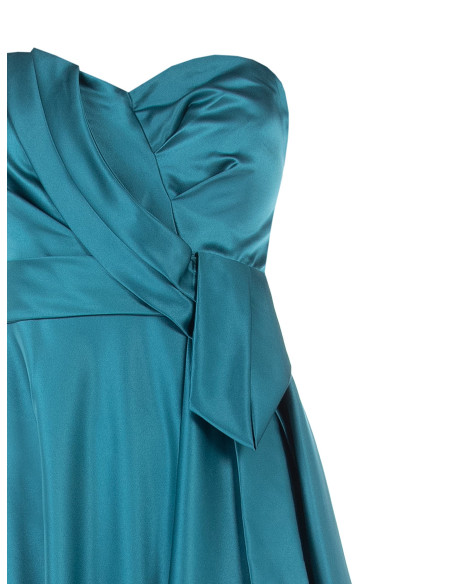 Robe longue en satin avec fente sur le devant Rinascimento