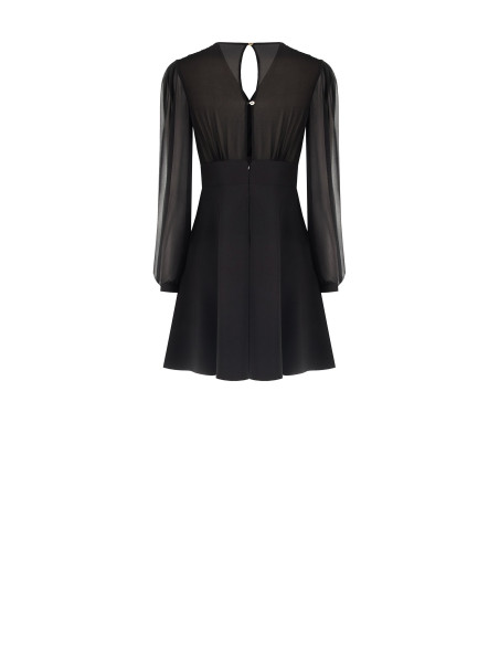 Robe courte effet deux pièces avec décolleté en V croisé en georgette et jupe en tissu technique Rinascimento