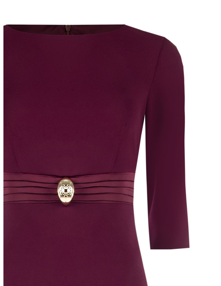 Robe fourreau en crêpe scuba avec détail en satin à la taille et bijou logo Rinascimento