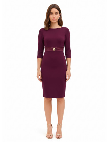 Robe fourreau en crêpe scuba avec détail en satin à la taille et bijou logo Rinascimento
