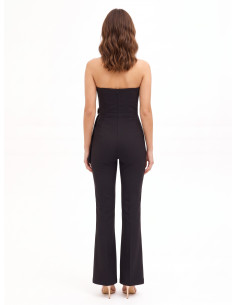 Uitlopende jumpsuit van technische stof met siergesp en drapering Rinascimento 2