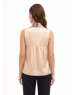 Blouse fluide en satin avec décolleté en V et foulard amovible à logo Rinascimento 2
