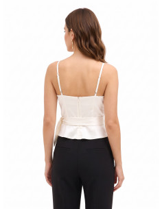 Crop top en satin avec encolure en V croisée et nouée sur un côté Rinascimento 2