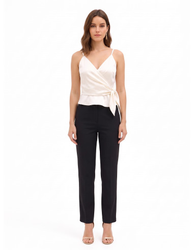 Crop top en satin avec encolure en V croisée et nouée sur un côté Rinascimento