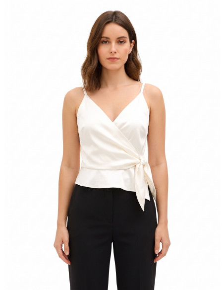 Crop top en satin avec encolure en V croisée et nouée sur un côté Rinascimento