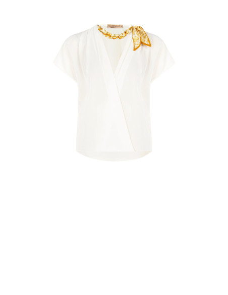Blouse en satin mat à encolure en V avec chaîne et foulards entrelacés Rinascimento