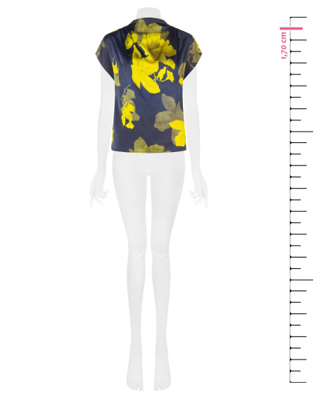 Vloeiende satijnen blouse met bloemenprint en gedrapeerde halslijn Rinascimento