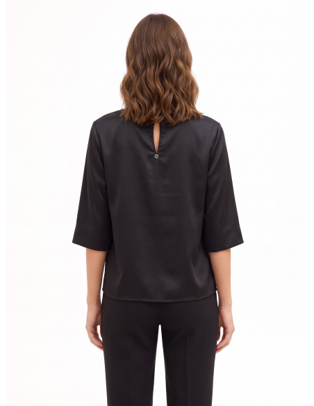 Ruime satijnen blouse met cut-out en rimpeldetail op één schouder Rinascimento