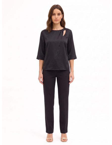 Blouse ample en satin avec découpe et fronces sur une épaule Rinascimento